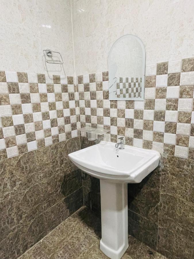 Hotel Manohar Рішикеш Екстер'єр фото