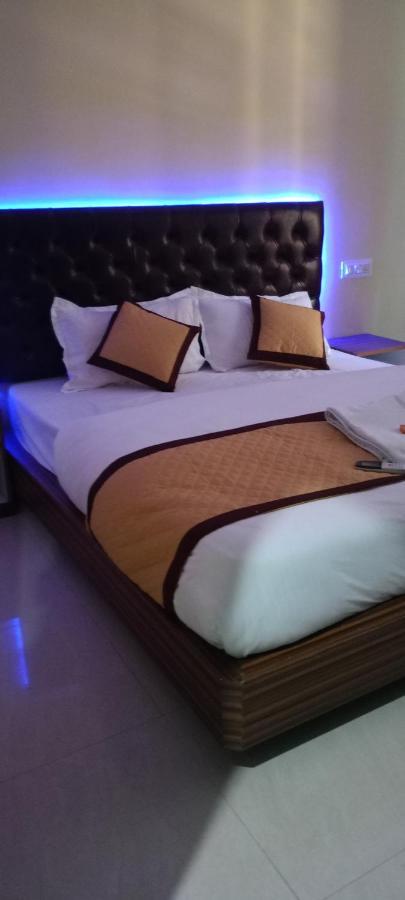 Hotel Manohar Рішикеш Екстер'єр фото