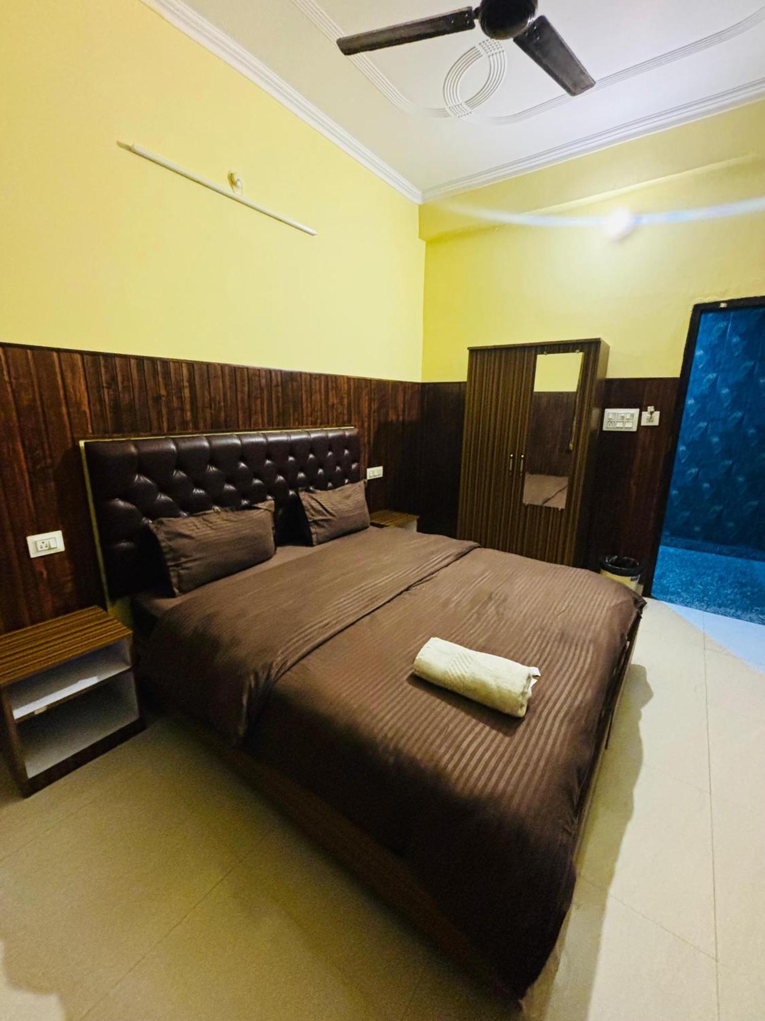 Hotel Manohar Рішикеш Екстер'єр фото